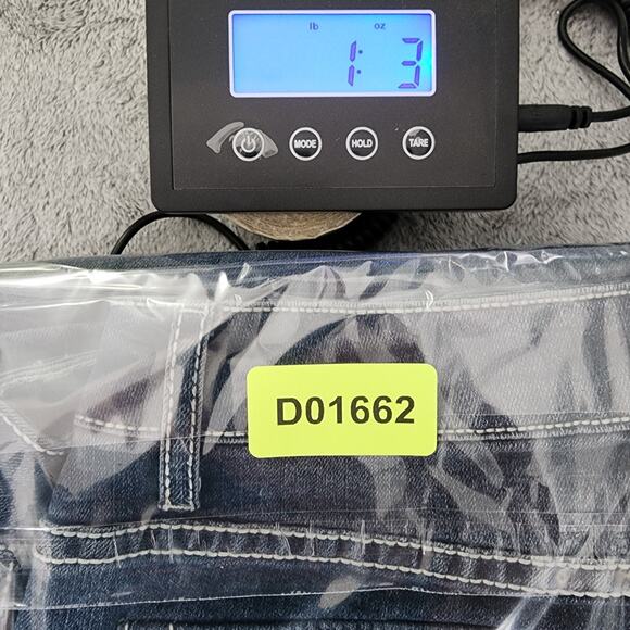 NEW D'mode Jeans Womens 11 Juniors Blue Mid Rise Straight Leg Flap Pockets Bling - Picture 16 of 16